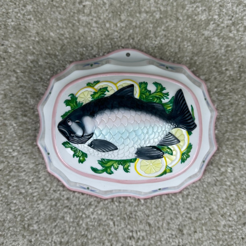 Le Cordon Bleu Franklin Mint Ceramic Fish Jello Mold Wall Hanging White 1986